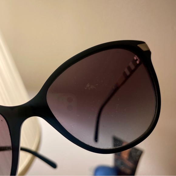 Burberry Cat Eye Sunglasses in Black | UV + Polarized Gradient Lenses - Picture 9 of 10